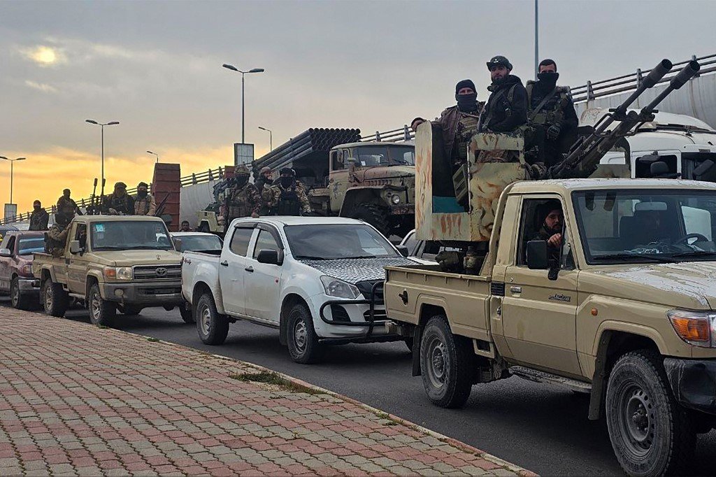 Photo of vehicles containing armed elements